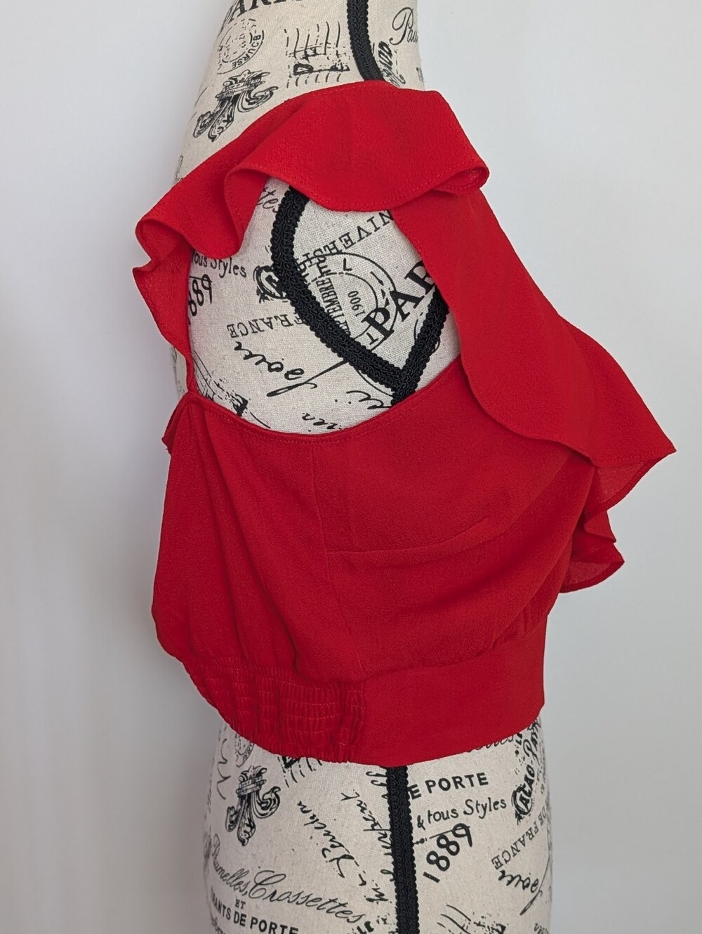 Guess Red Ruffle V-Neck Crop Top Size Small - Picture 2 of 12